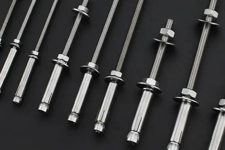 超長(zhǎng)螺栓連接時(shí)是否需要特殊工具？扳手不可少！