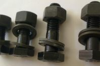 鋼結(jié)構(gòu)螺栓在施工時(shí)需要注意哪些事項(xiàng)？